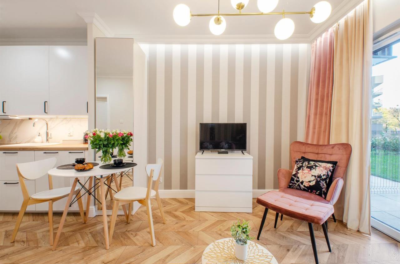 Sky Home- Rose Apartament -Manufaktura, Bezplatny Parking, Klima, Dostep Na Kod Lodž Exteriér fotografie