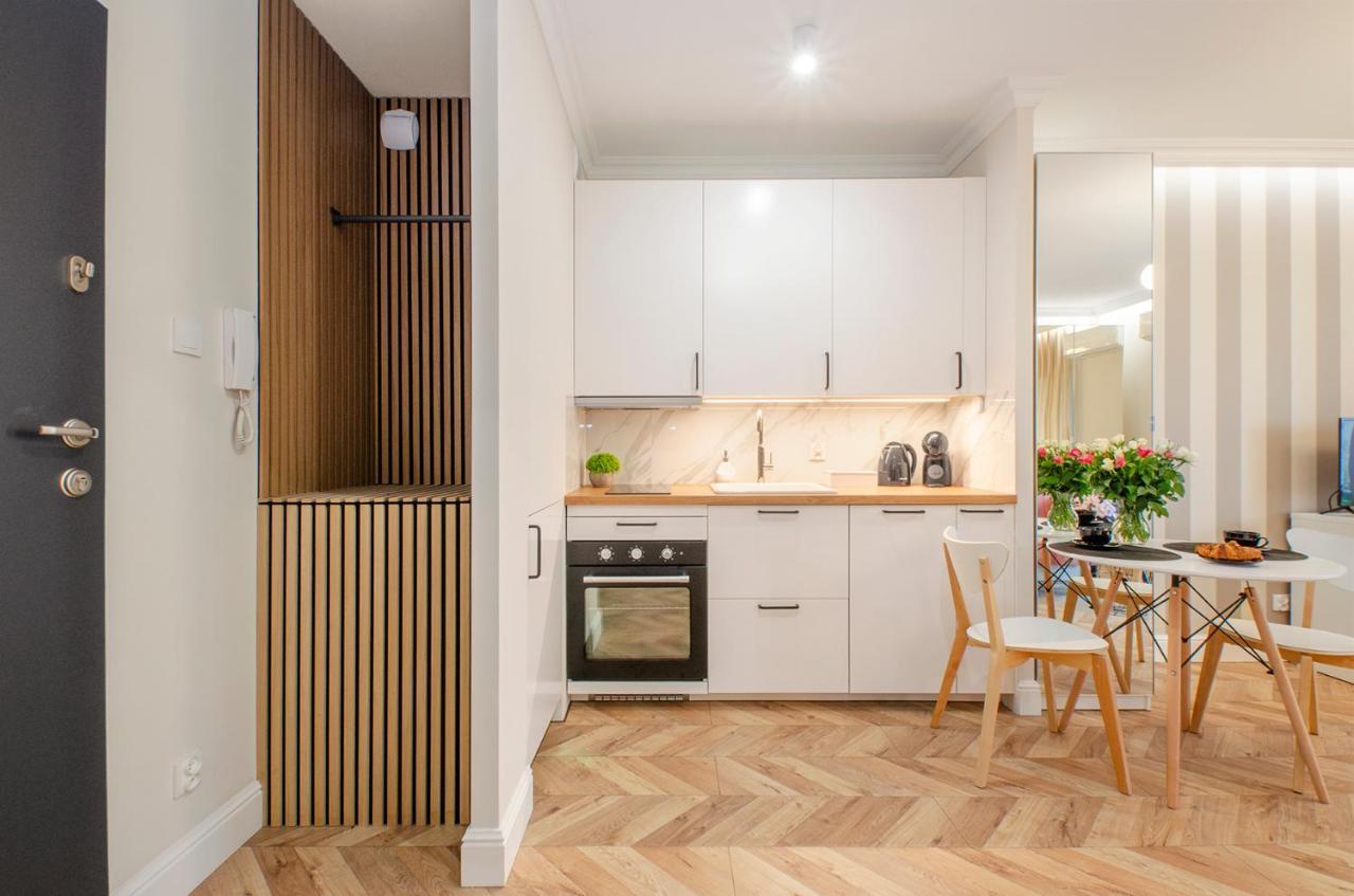 Sky Home- Rose Apartament -Manufaktura, Bezplatny Parking, Klima, Dostep Na Kod Lodž Exteriér fotografie